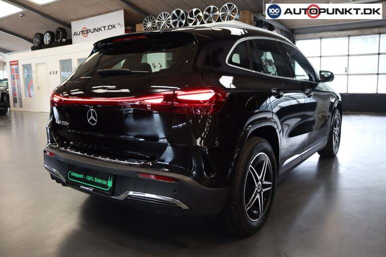 Mercedes EQA250+