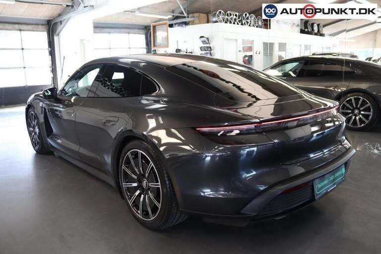 Porsche Taycan 4S