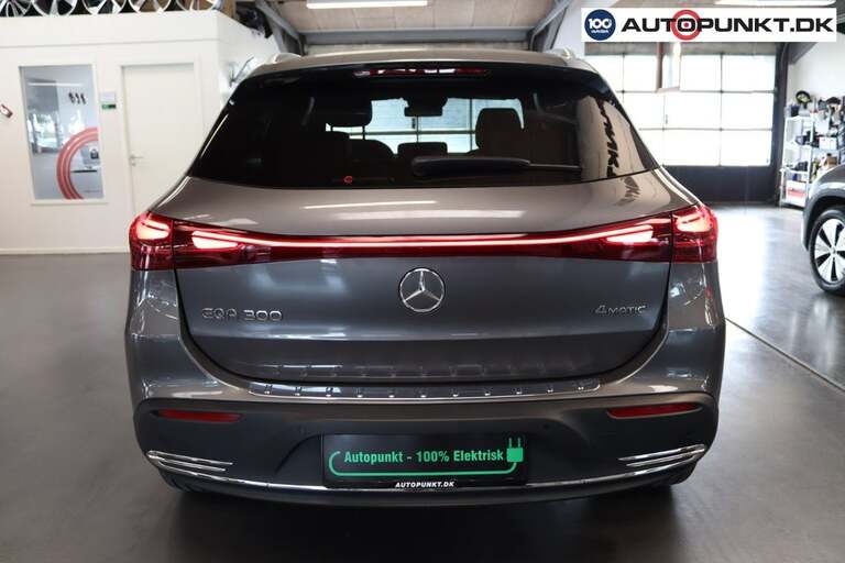 Mercedes EQA300