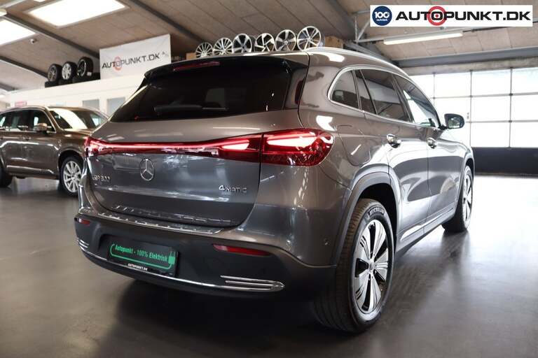 Mercedes EQA300