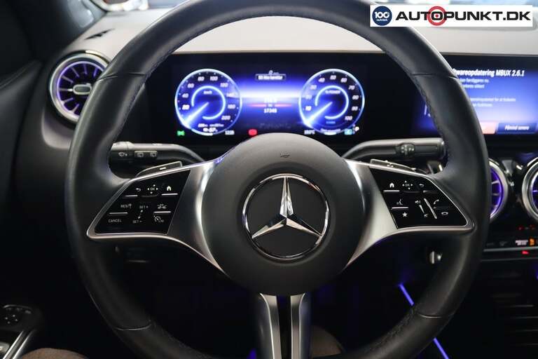 Mercedes EQA300