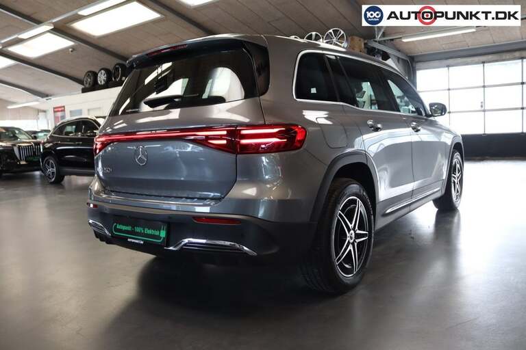 Mercedes EQB250+