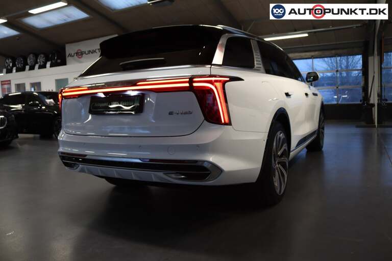 Hongqi E-HS9