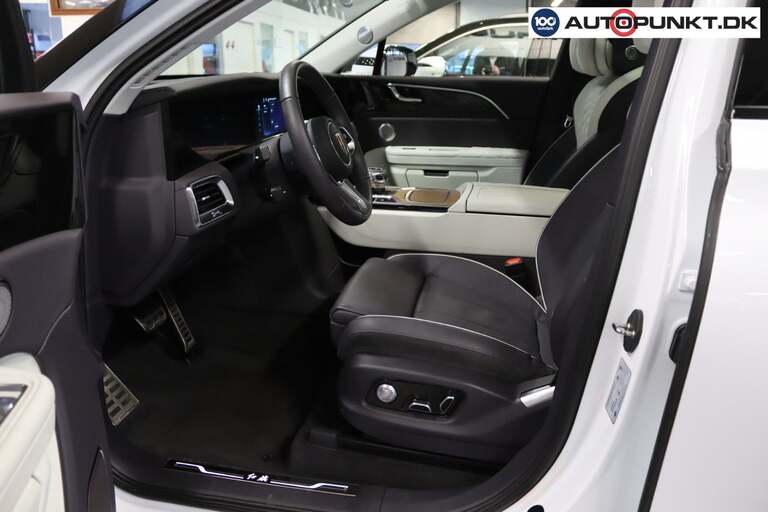 Hongqi E-HS9
