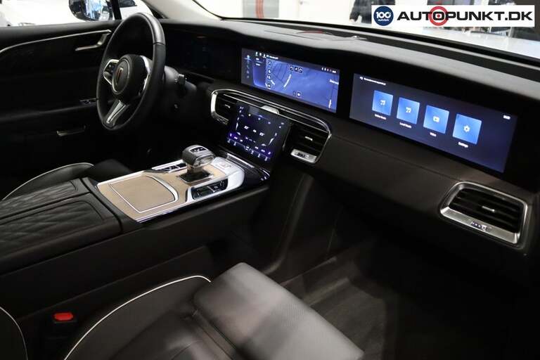 Hongqi E-HS9