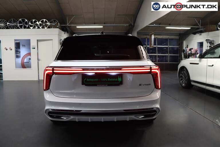 Hongqi E-HS9