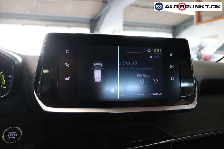 Peugeot e-208