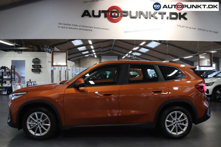 BMW iX1