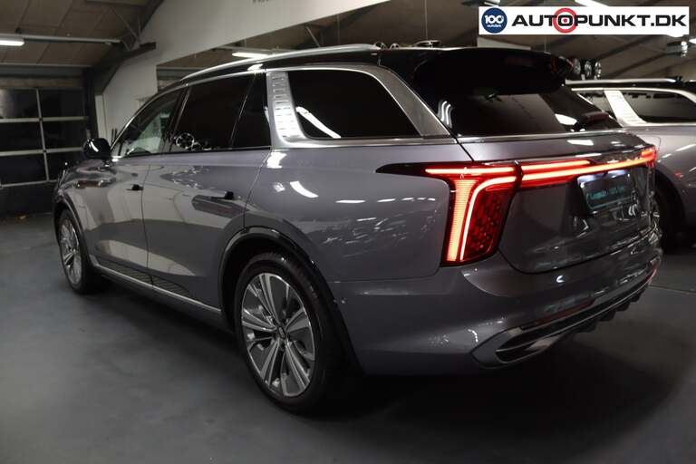 Hongqi E-HS9
