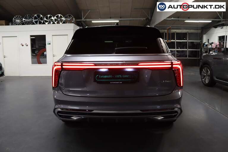 Hongqi E-HS9
