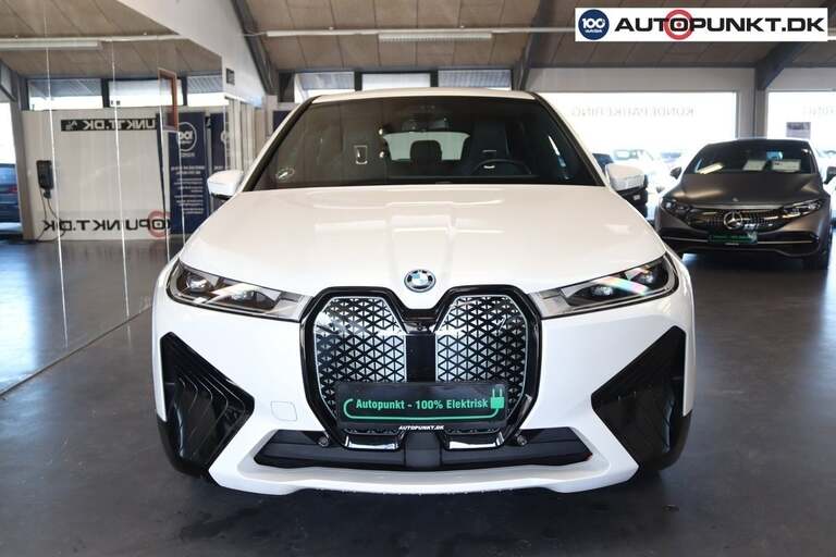 BMW iX