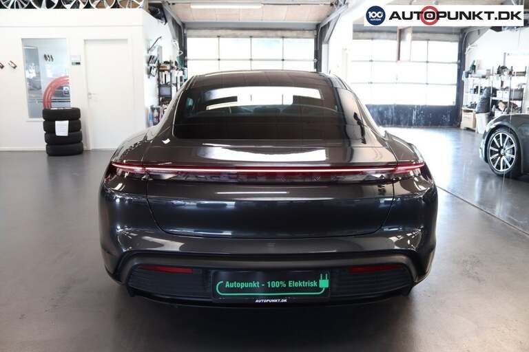 Porsche Taycan 4S