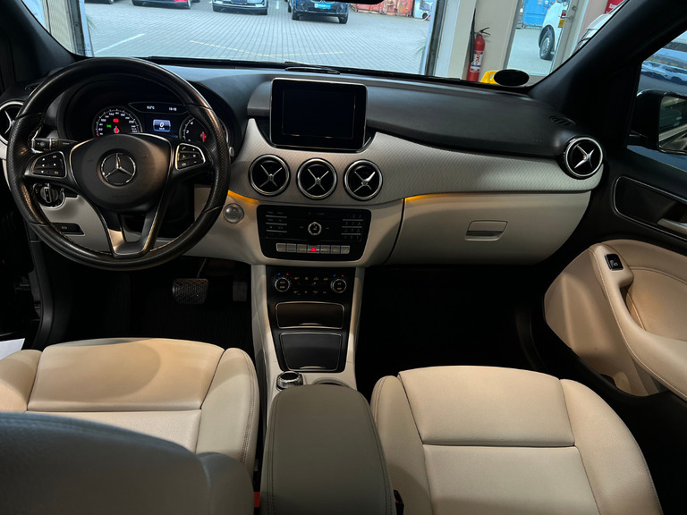 Mercedes B200