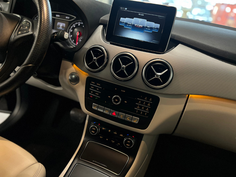 Mercedes B200