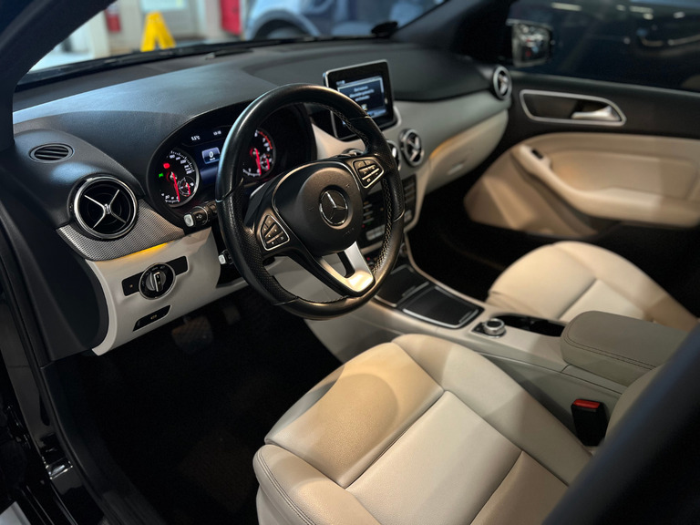 Mercedes B200