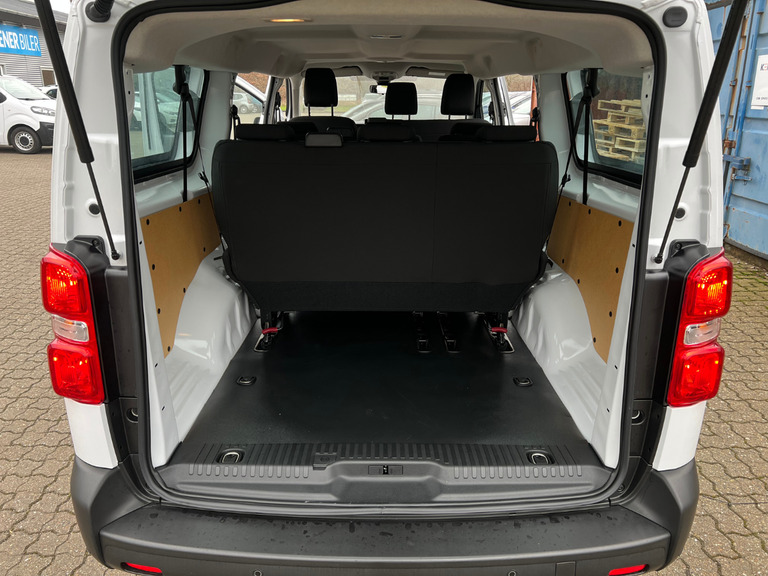 Peugeot e-Traveller