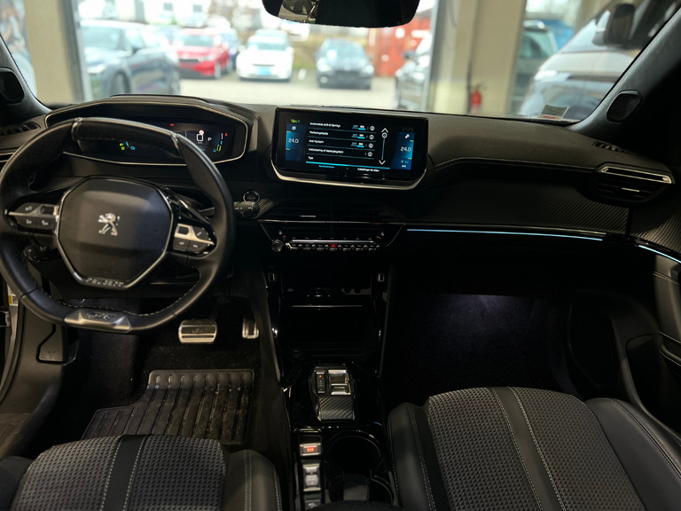 Peugeot e-2008