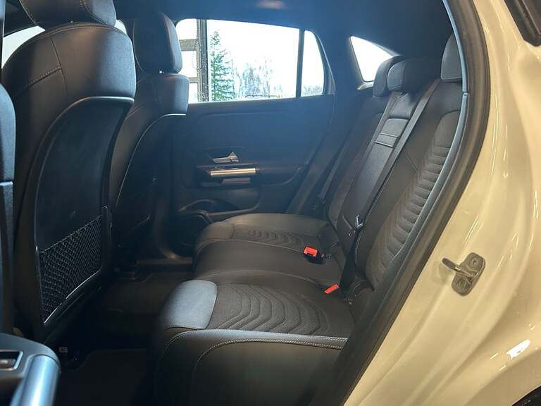 Mercedes EQA250+