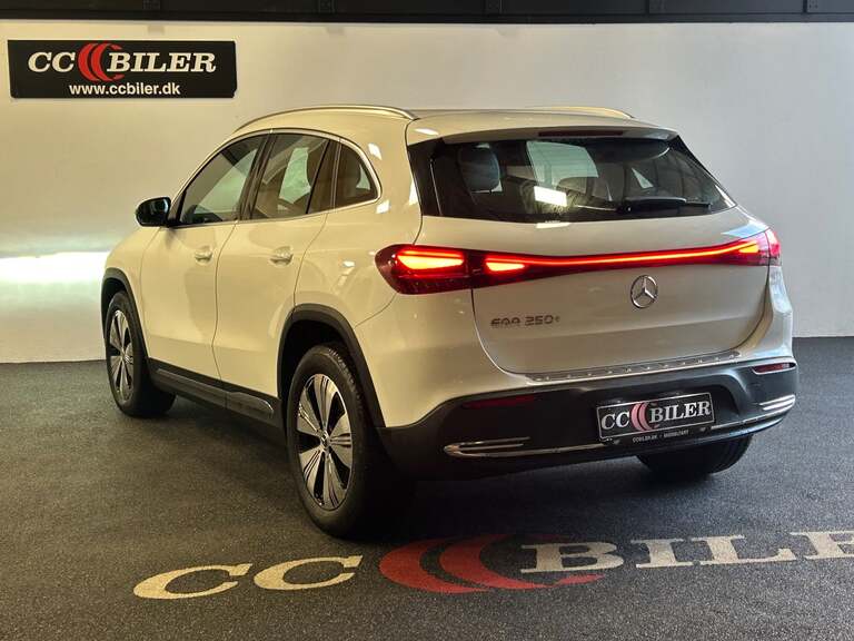 Mercedes EQA250+