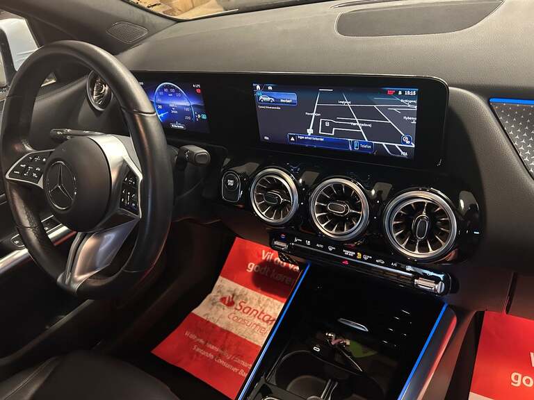 Mercedes EQA250+