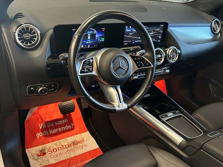 Mercedes EQA250+