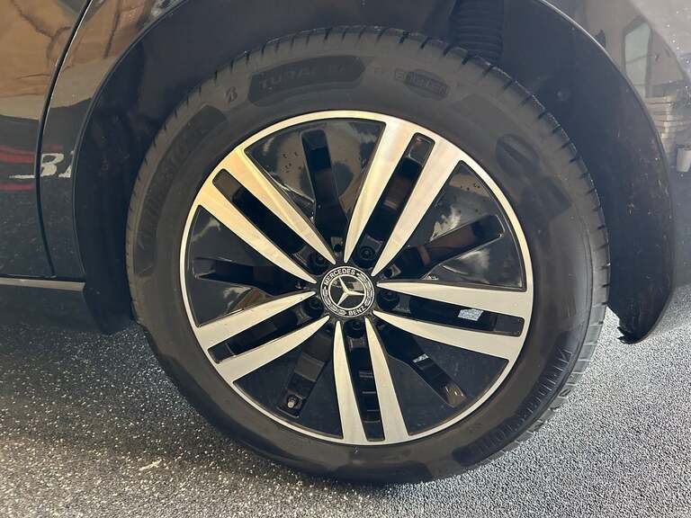 Mercedes A250 e