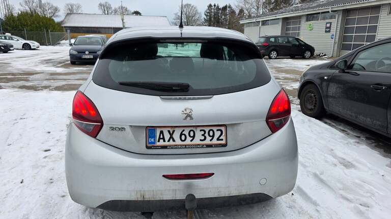 Peugeot 208