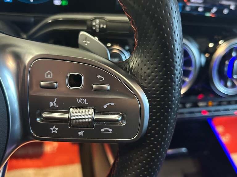 Mercedes EQA250