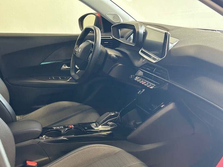 Peugeot e-2008