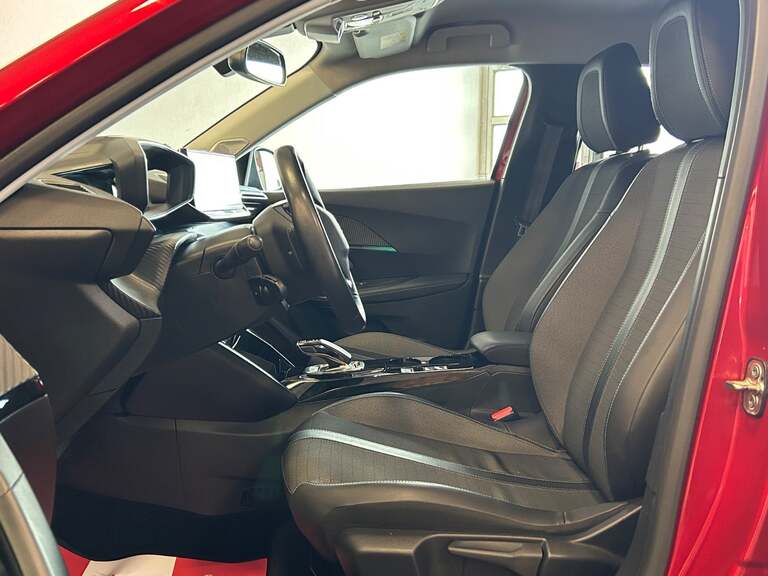 Peugeot e-2008