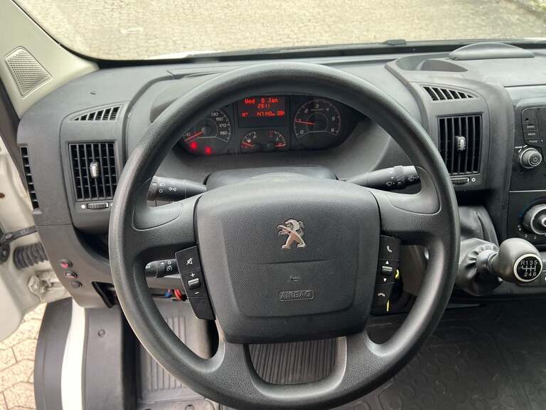 Peugeot Boxer 335