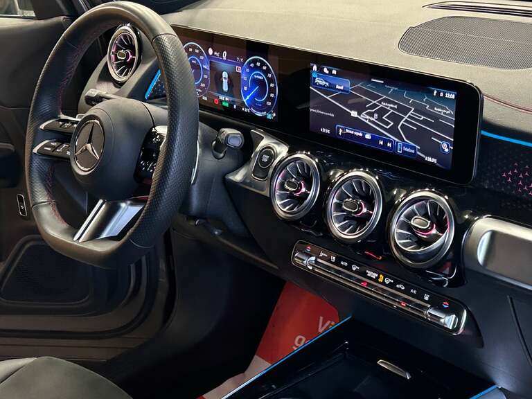 Mercedes EQB250+