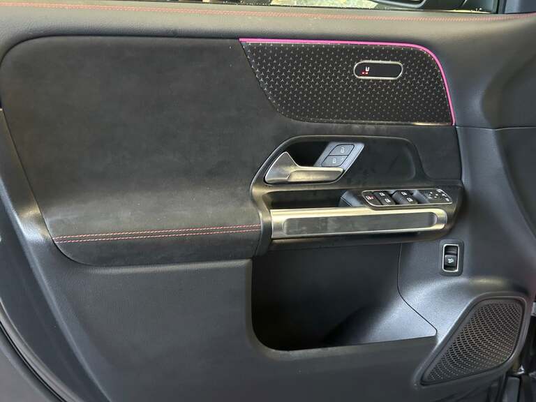 Mercedes EQB250+