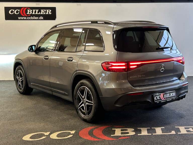 Mercedes EQB250+