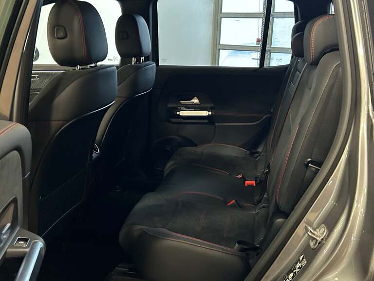 Mercedes EQB250+