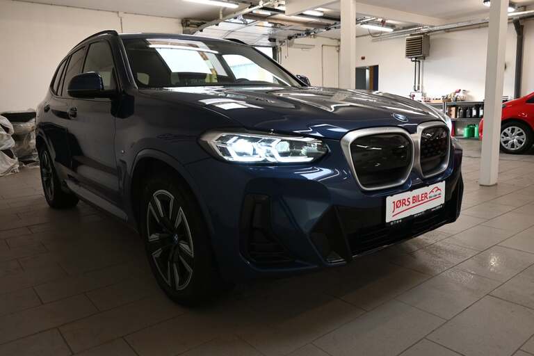 BMW iX3