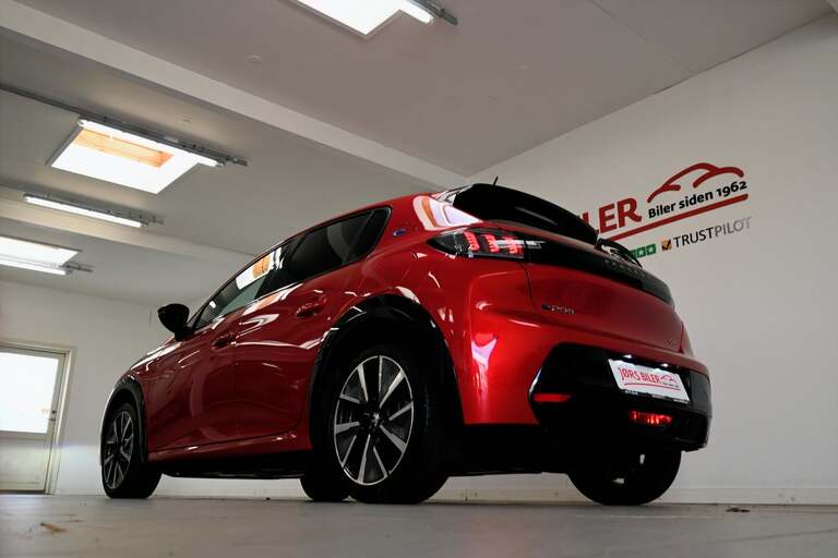 Peugeot e-208