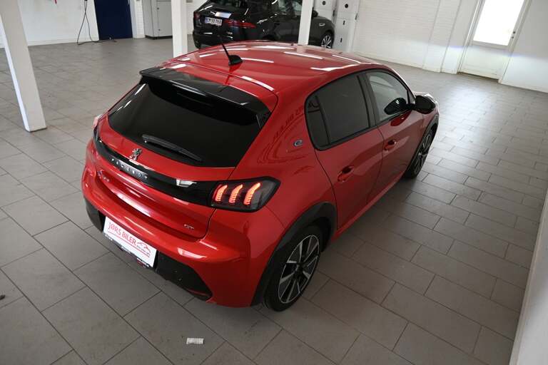 Peugeot e-208