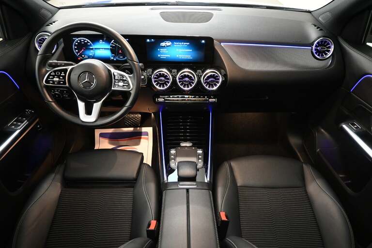 Mercedes EQA250