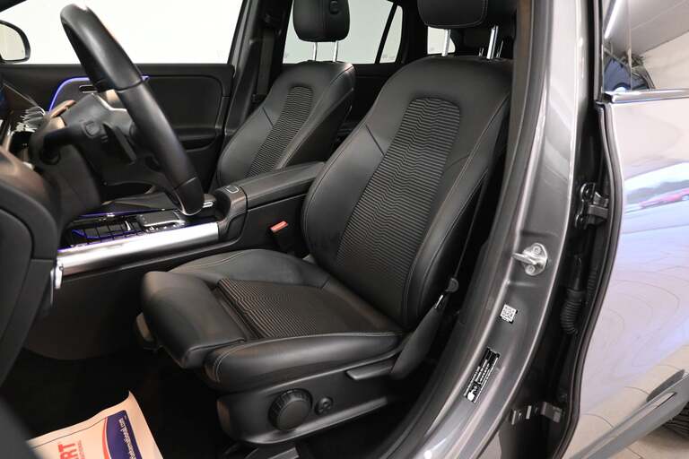 Mercedes EQA250