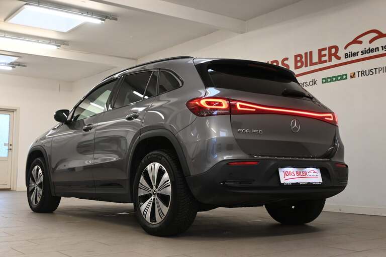 Mercedes EQA250