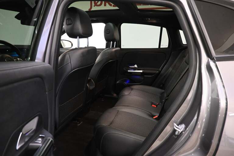 Mercedes EQA250
