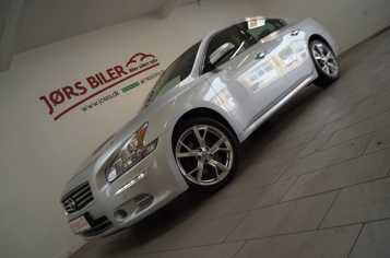 Nissan Maxima