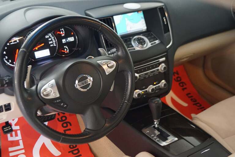 Nissan Maxima
