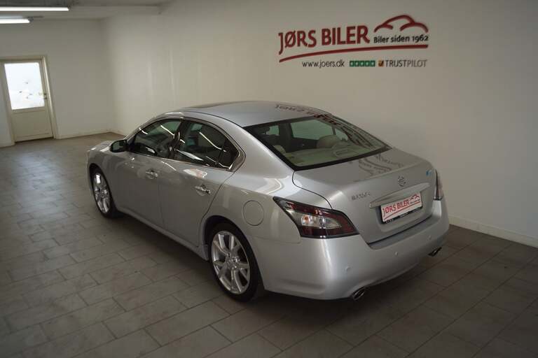 Nissan Maxima