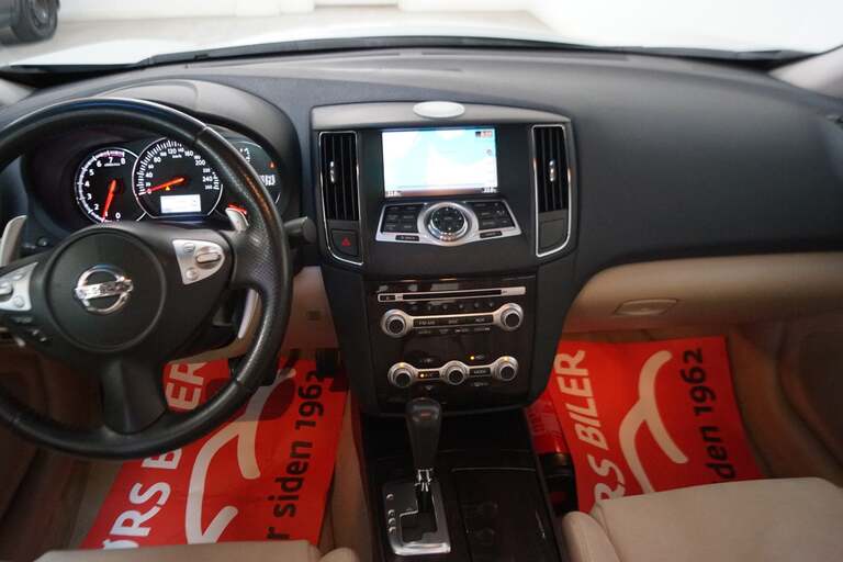 Nissan Maxima
