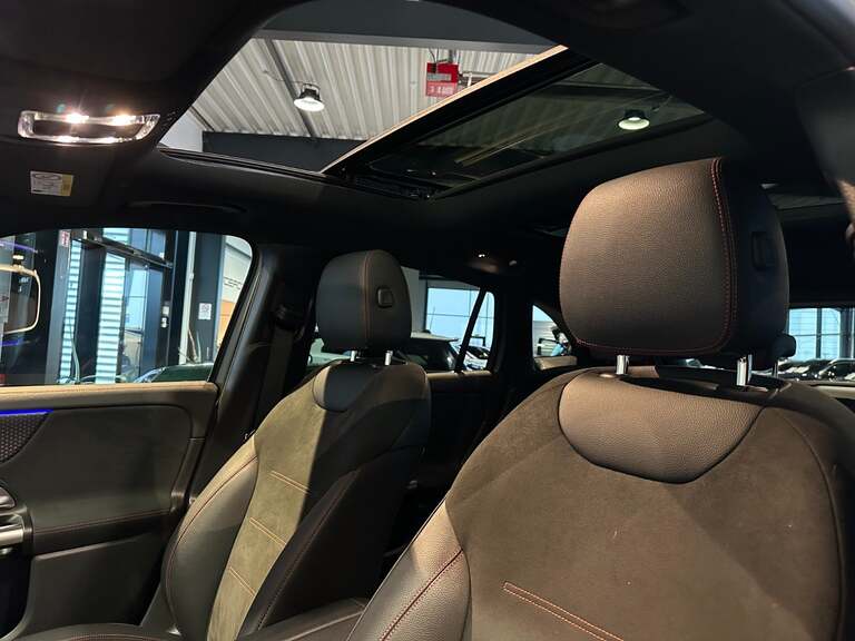 Mercedes EQA250+