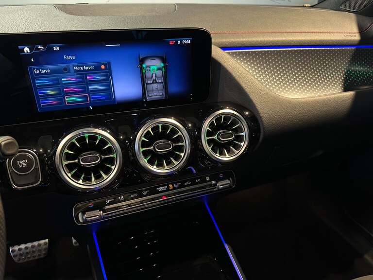 Mercedes EQA250+