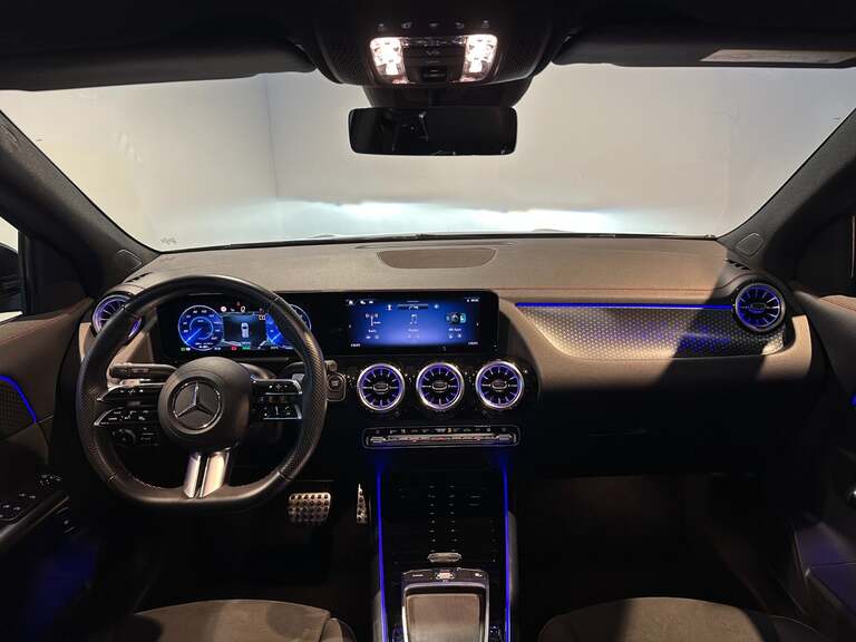 Mercedes EQA250+
