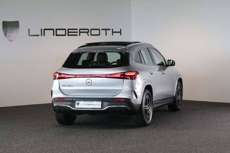 Mercedes EQA250+